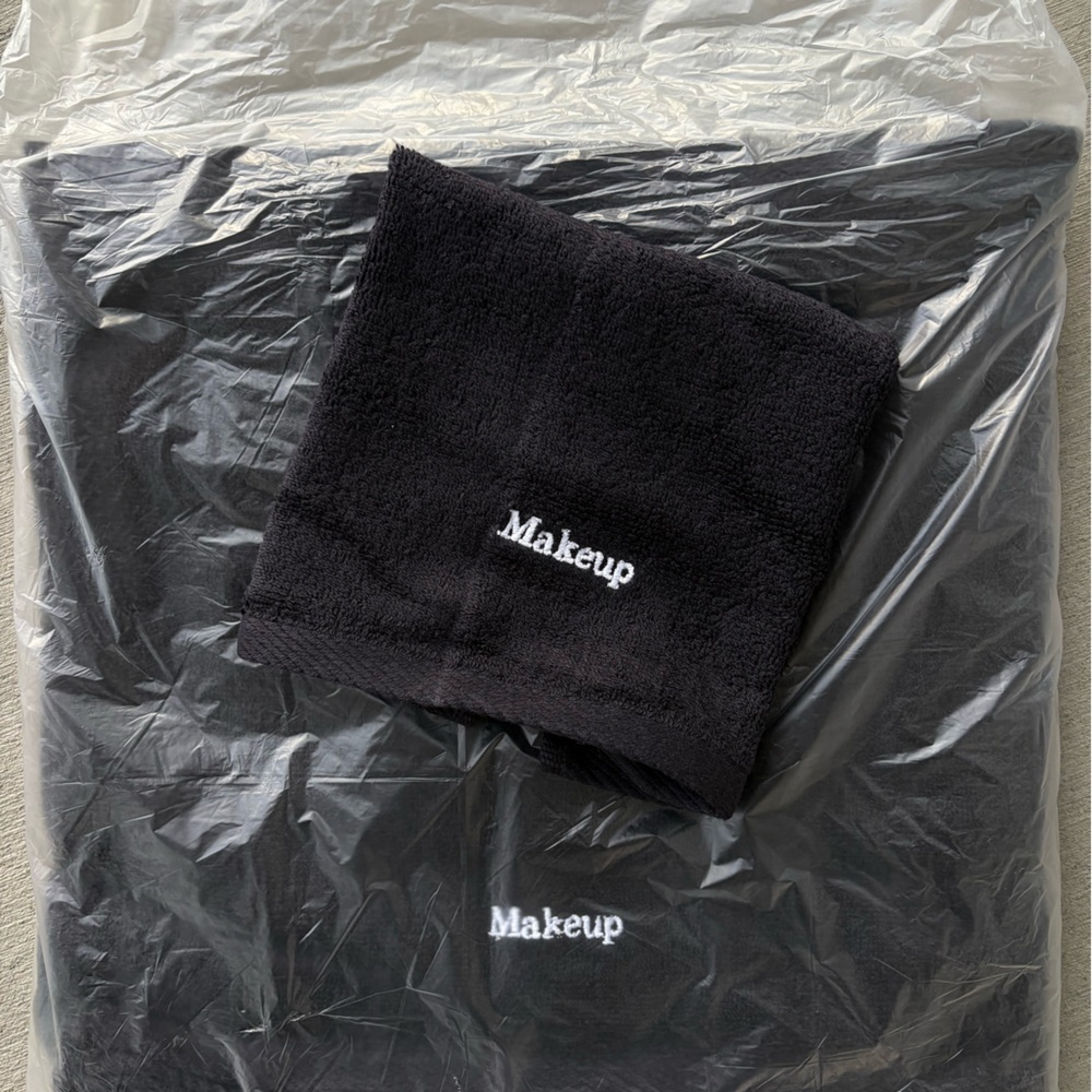 Package of 12 Embroidered Makeup Washcloths 13x13 NEW - Picture 3 of 4